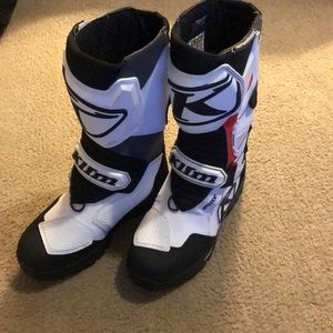 New Men’s Klim boots size 9